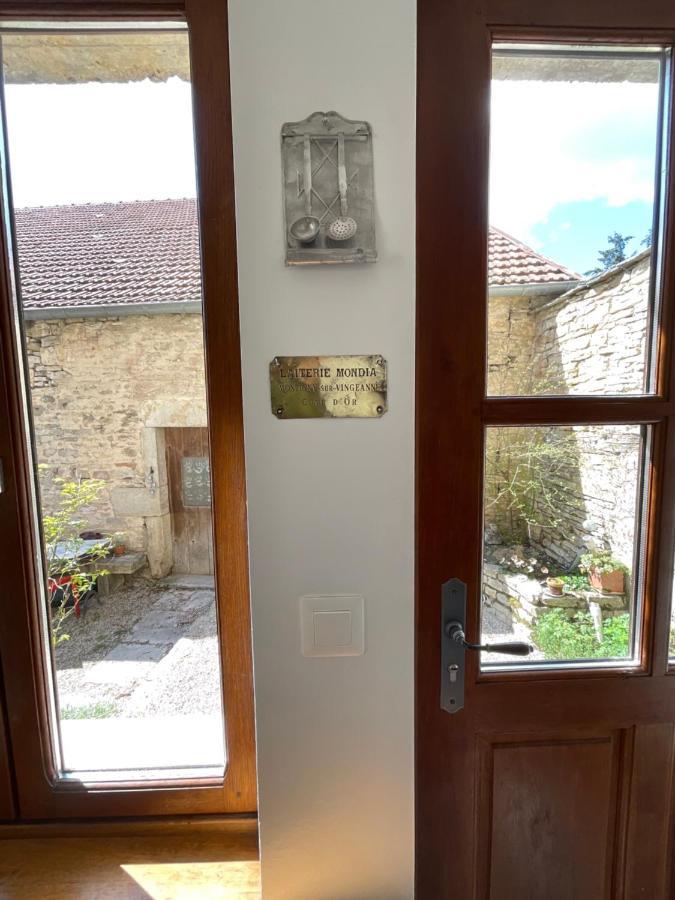 Вилла Rue De La Tour Du Pin Fontaine-Francaise Экстерьер фото